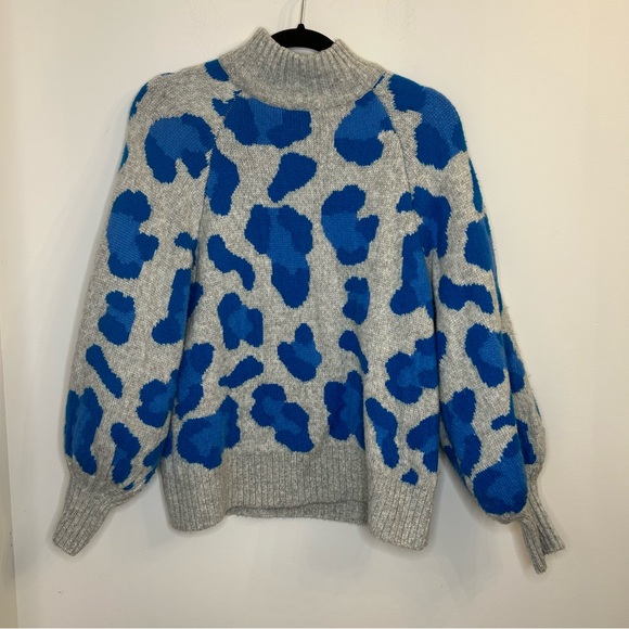 Chunky Oversized Blue Animal Print Sweater - Picture 4 of 9